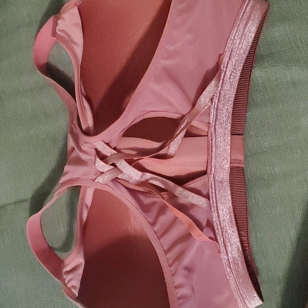 Sports bra - Picture 2 of 2